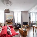 Appartement de charme coeur historique parking privé